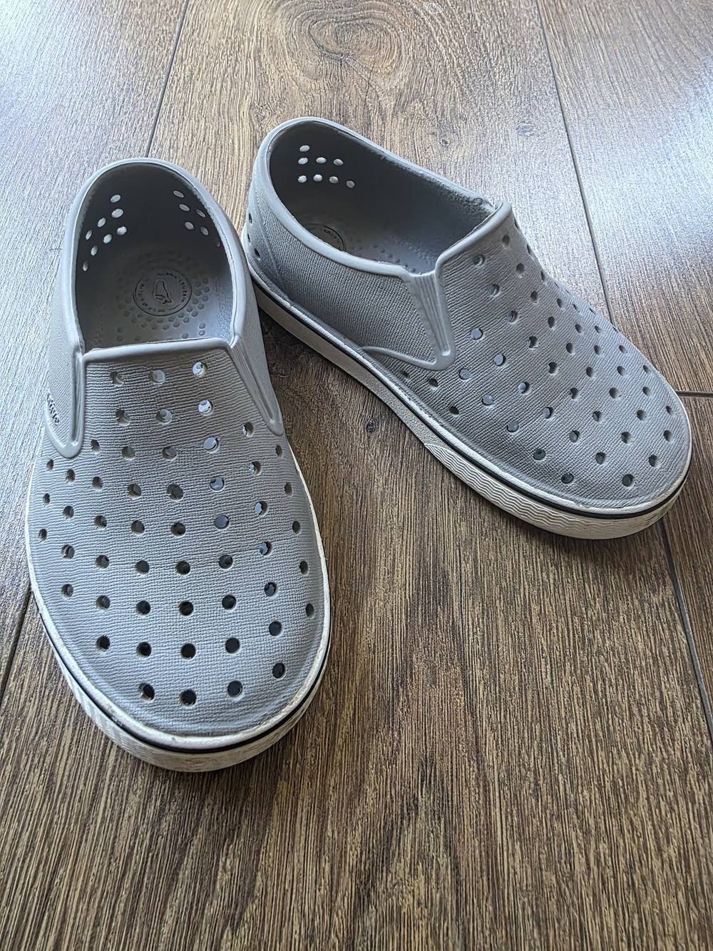 NATIVE Miles C10 Slip-On, Light Gray